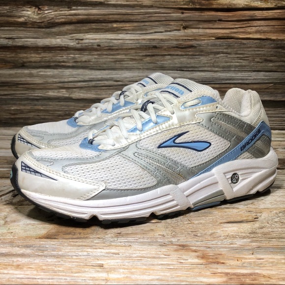 brooks mazama white